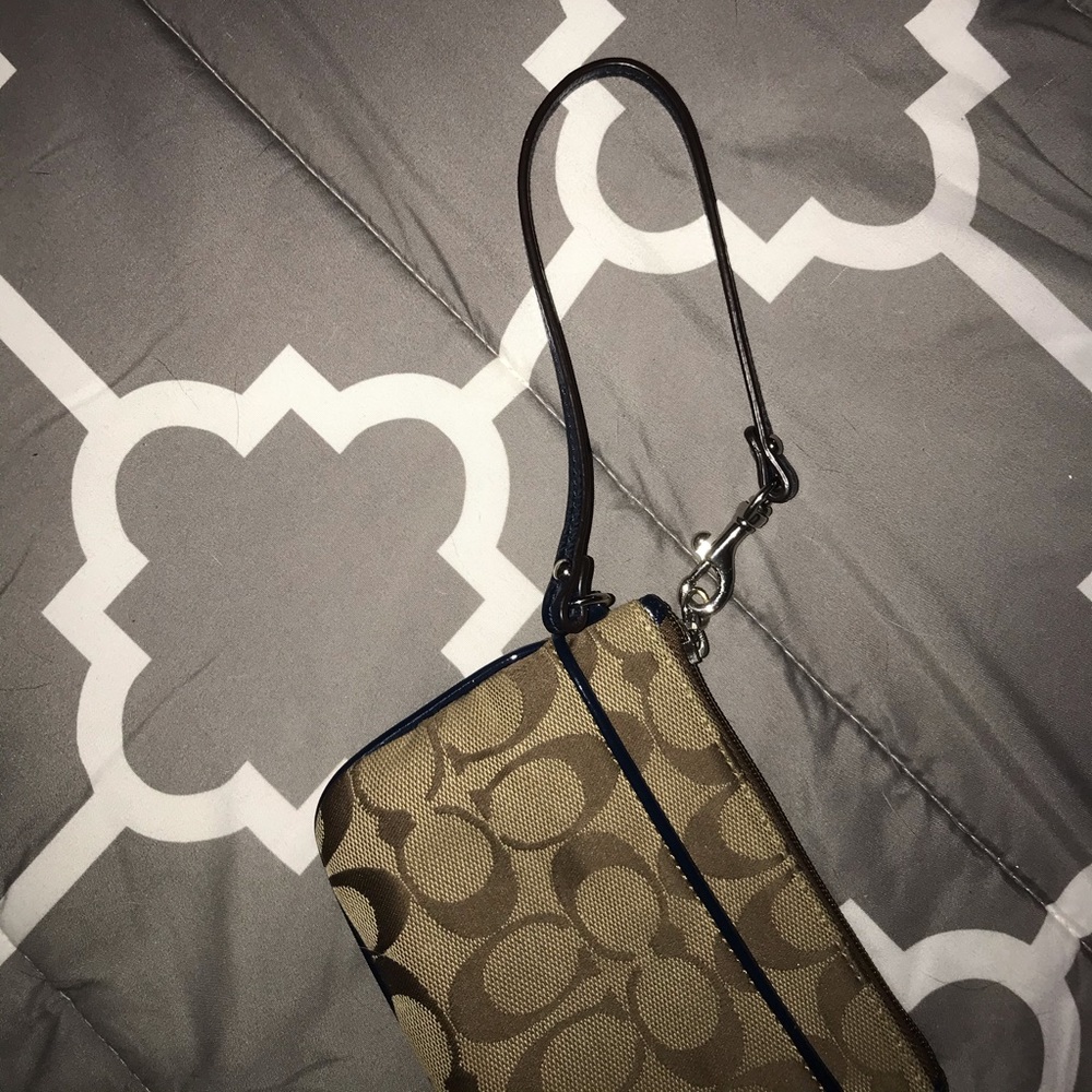 Small Wristlet In Signature Canvas - Picture 2 of 8